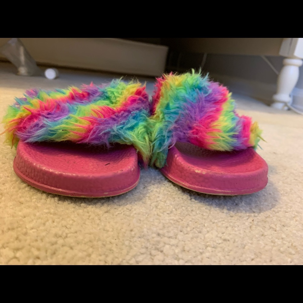 Little girl’s slides - Picture 10 of 11